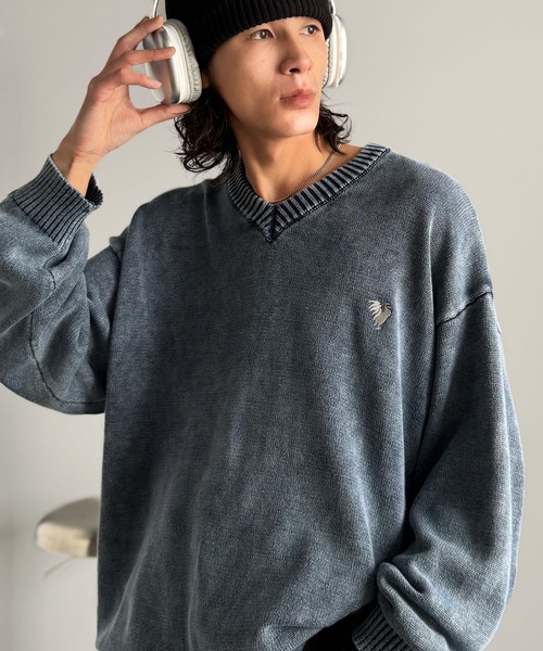 Classical Origin(クラシカルオリジン)の「「垢抜け確定。」綿100%刺繍入りピグメント加工オーバーサイズVネックセーター/Pigment-Dyed 100% Cotton Embroidered V-Neck Sweater(ニット/セーター・メンズ・ブルー/ブラック/ブラウン/ボルドー・LARGE/MEDIUM/SMALL)」の20枚目の写真