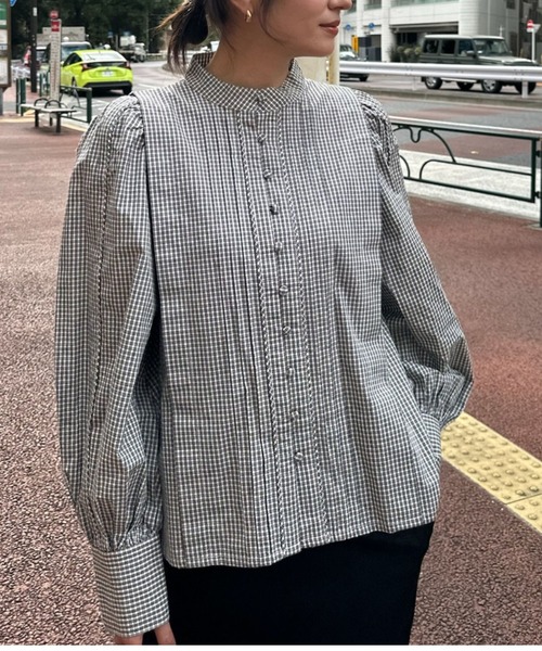 YOOU(ユー)の「ピンタックブラウス/ギンガムチェック × ボリュームスリーブデザイン(シャツ/ブラウス・レディース・ブラック/ネイビー/ホワイト・FREE)」の2枚目の写真
