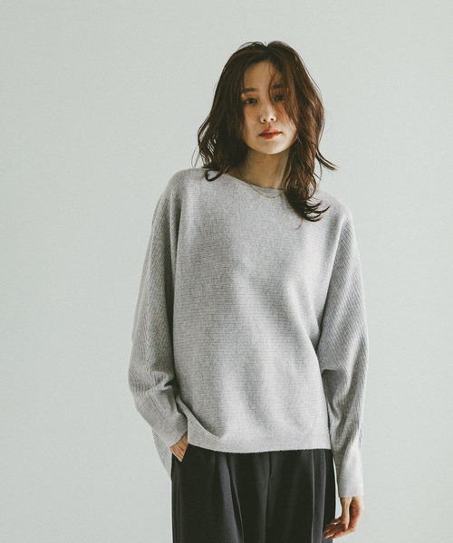 GLOBAL WORK（グローバルワーク）の「ふわふわHugmeドルマンプルオーバー/595406（ニット/セーター・レディース・グレイッシュベージュ/ネイビー/ブルー/ライトグレー/アッシュブラウン/ピンク/ダークブラウン・MEDIUM/LARGE）」の19枚目の写真