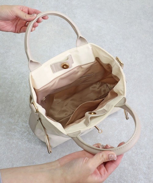 MIAN (ミアン)の「軽量素材ベルトデザイン2wayトートバッグ(トートバッグ・レディース・アイボリー/ブラック/グレイッシュベージュ・FREE)」の11枚目の写真