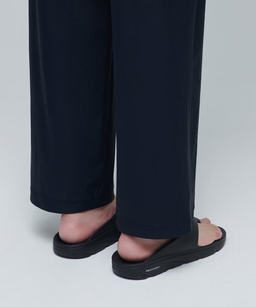 MUSINSA STANDARD（ムシンサスタンダード）の「[クールタンダード] クーリングワイドバンディングパンツ [ネイビー]（スウェットパンツ・メンズ・その他・40/38/32/30/26/28/34/36/42）」の8枚目の写真