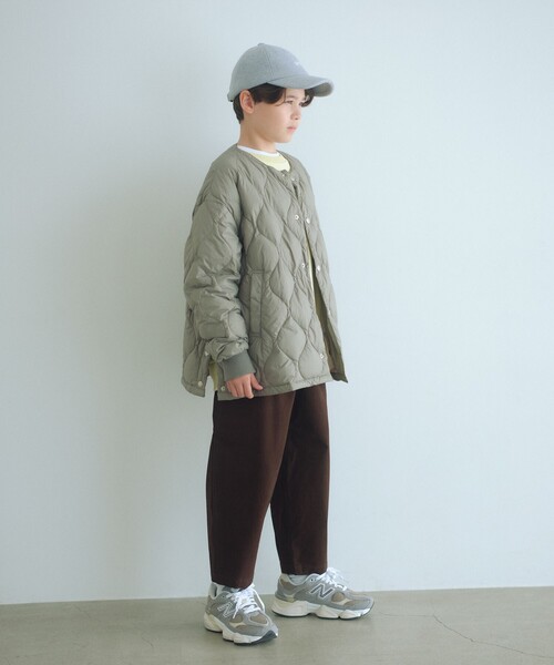 green label relaxing（グリーンレーベルリラクシング）の「【別注】＜TAION＞ノーカラー ダウン / キッズ  140cm-150cm（ダウンジャケット/コート・キッズ・ブラック/オリーブ・150cm/140cm）」の3枚目の写真