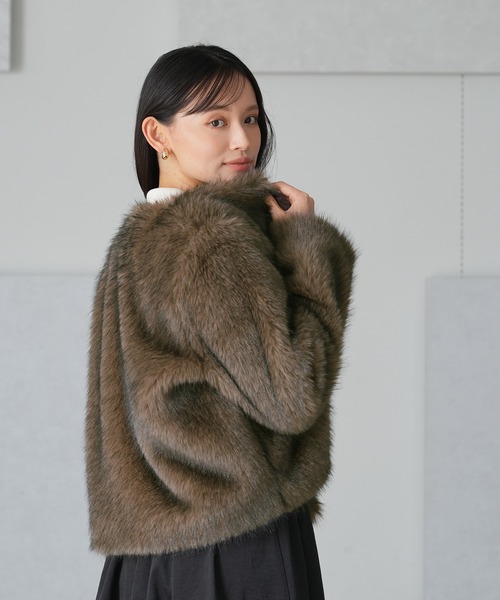 TRUDEA（トルディア）の「ノーカラーファージャケット（ノーカラージャケット・レディース・チャコールグレー/ブラウン・MEDIUM）」の4枚目の写真