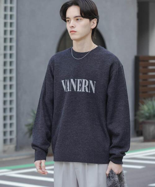 SENSE OF PLACE by URBAN RESEARCH(センスオブプレイスバイアーバンリサーチ)の「ロゴグラフィッククルーネックニット(ニット/セーター・メンズ・ブラウン/ライトベージュ/ブラック・LARGE/MEDIUM)」の5枚目の写真