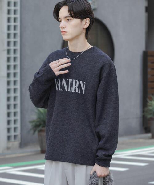 SENSE OF PLACE by URBAN RESEARCH(センスオブプレイスバイアーバンリサーチ)の「ロゴグラフィッククルーネックニット(ニット/セーター・メンズ・ブラウン/ライトベージュ/ブラック・LARGE/MEDIUM)」の6枚目の写真