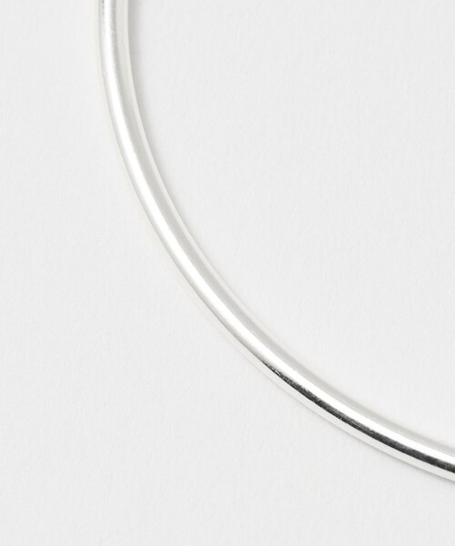 green label relaxing（グリーンレーベルリラクシング）の「GLR ラウンド シルバー バングル（バングル/リストバンド・メンズ・シルバー・FREE）」の3枚目の写真