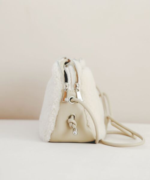 le.coeur blanc（ルクールブラン）の「フェイクボアミニショルダー（ショルダーバッグ・レディース・アイボリー/ブラウン・FREE）」の5枚目の写真