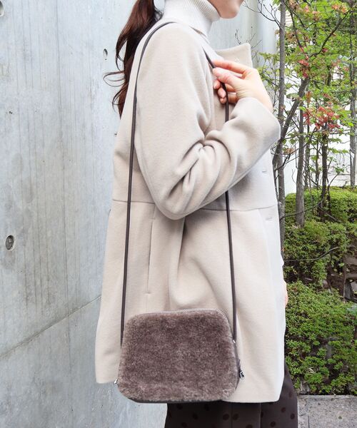 le.coeur blanc（ルクールブラン）の「フェイクボアミニショルダー（ショルダーバッグ・レディース・アイボリー/ブラウン・FREE）」の11枚目の写真