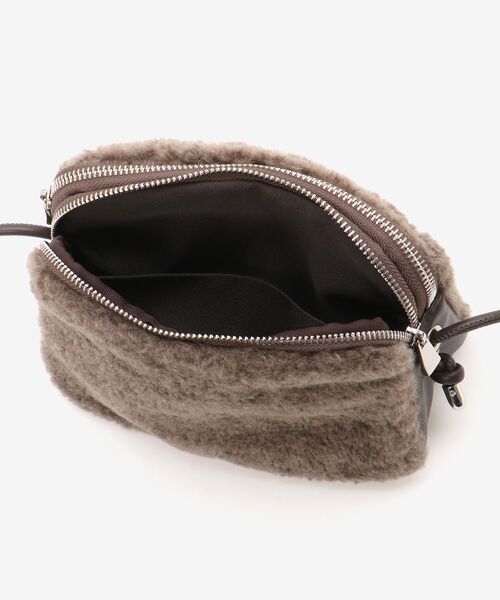 le.coeur blanc（ルクールブラン）の「フェイクボアミニショルダー（ショルダーバッグ・レディース・アイボリー/ブラウン・FREE）」の18枚目の写真