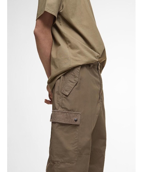 Barbour(バブアー)の「Silverbay ツイルパンツ(メンズ)(その他パンツ・メンズ・ブラック/カーキ・28/30/32)」の6枚目の写真
