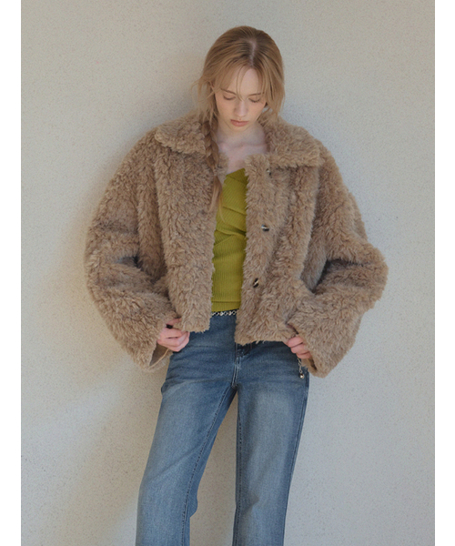 TWEE(トゥウィー)の「Viewed Shearling Collar Fur Jacket(ミリタリージャケット・レディース・ライトグレー/ライトイエロー/キャメル・FREE)」の6枚目の写真