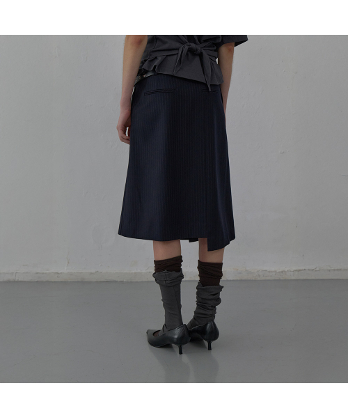LCDC TM(エルシーディーシーティーエム)の「STRIPED TAILORED MIDI SKIRT (DARK NAVY)(スカート・レディース・その他・SMALL/MEDIUM)」の7枚目の写真