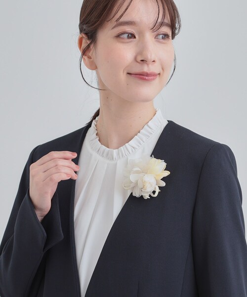 SHOO・LA・RUE（シューラルー）の「【セレモニー】やわらかな印象に MIXリボンコサージュ（ブローチ/コサージュ・レディース・キャメル/グレー/ライトベージュ・00）」の8枚目の写真