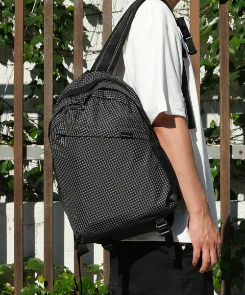 POSH-PROJECTS(ポッシュプロジェクト)の「F155 ブレードバックパック ブラックグリッドストップ(バックパック/リュック・レディース・ブラック・FREE)」の6枚目の写真