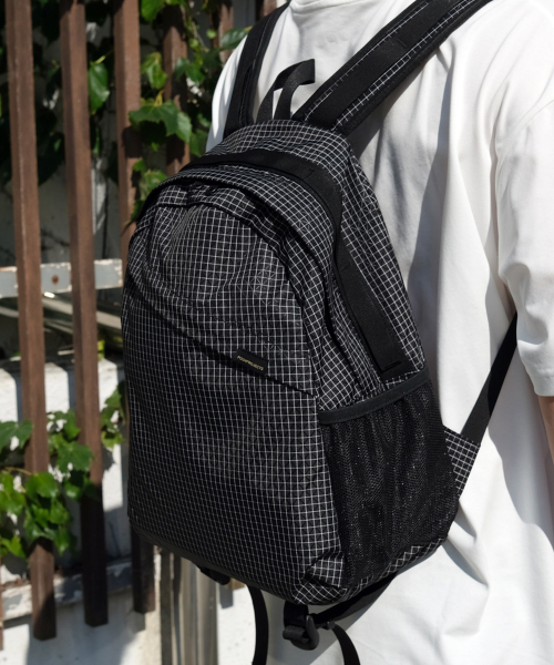 POSH-PROJECTS(ポッシュプロジェクト)の「F155 ブレードバックパック ブラックグリッドストップ(バックパック/リュック・レディース・ブラック・FREE)」の7枚目の写真