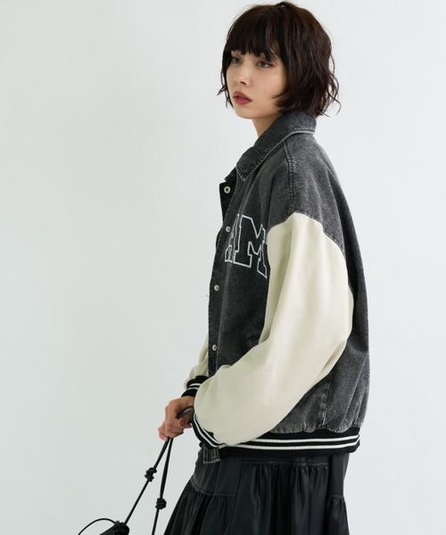 A.D.C.L.（エーディーシーエル）の「ロゴ刺繍入り デニム スタジアムジャンパー（スタジャン・レディース・ブルー/ブラック・M/L）」の4枚目の写真