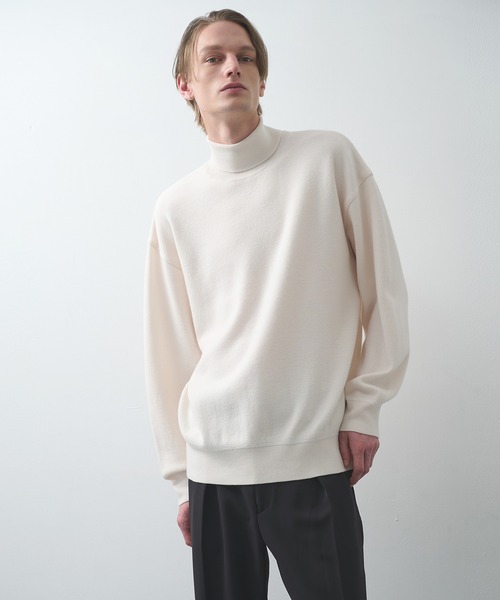 STUDIOUS（ステュディオス）の「【STUDIOUS】CASHMERE WOOL TURTLENECK KNIT（ニット/セーター・メンズ・ブラック/ダークグレー/ホワイト/ブラウン・1/2/3）」の2枚目の写真