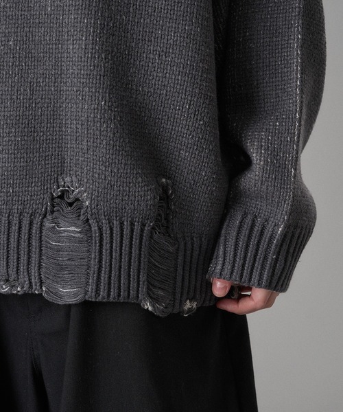 ONCILY(オンシェリー)の「VINTAGE LIKE DAMAGE V-NECK KNIT / ヴィンテージライクダメージVネックニット(ニット/セーター・メンズ・ブラック/ブラウン・MEDIUM/SMALL/LARGE)」の9枚目の写真