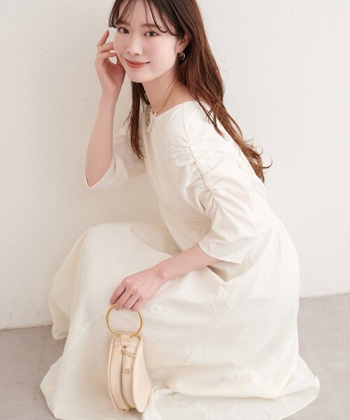 natural couture（ナチュラルクチュール）の「フラワージャガードジゴスリーブワンピース（ワンピース・レディース・ブラック/オフホワイト/ベージュ・FREE）」の2枚目の写真