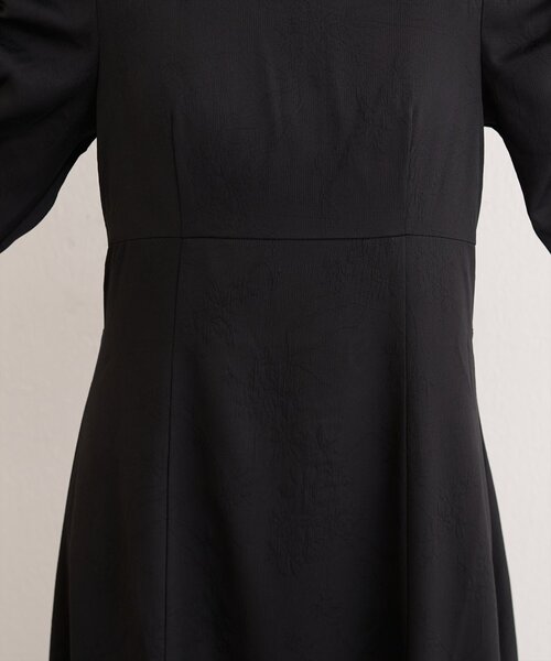 natural couture（ナチュラルクチュール）の「フラワージャガードジゴスリーブワンピース（ワンピース・レディース・ブラック/オフホワイト/ベージュ・FREE）」の11枚目の写真