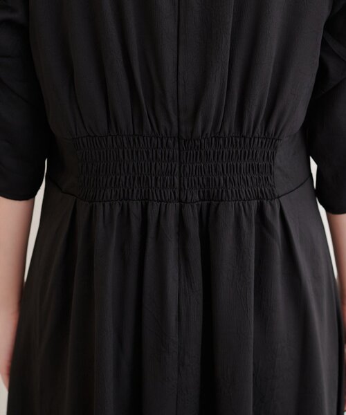 natural couture（ナチュラルクチュール）の「フラワージャガードジゴスリーブワンピース（ワンピース・レディース・ブラック/オフホワイト/ベージュ・FREE）」の12枚目の写真