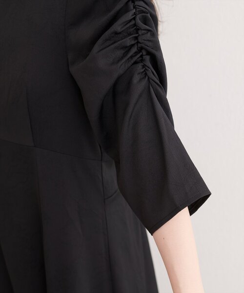 natural couture（ナチュラルクチュール）の「フラワージャガードジゴスリーブワンピース（ワンピース・レディース・ブラック/オフホワイト/ベージュ・FREE）」の10枚目の写真