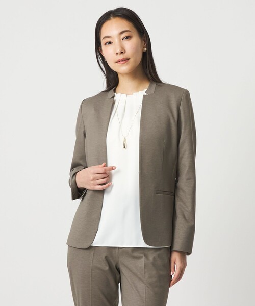 A DAY IN THE LIFE UNITED ARROWS（アデイインザライフユナイテッドアローズ）の「ポンチ デザインラペルジャケット ‐セットアップ対応・ウォッシャブル‐＜A DAY IN THE LIFE＞（ノーカラージャケット・レディース・モカ/ダークグレー/ネイビー・36/38/40）」の4枚目の写真