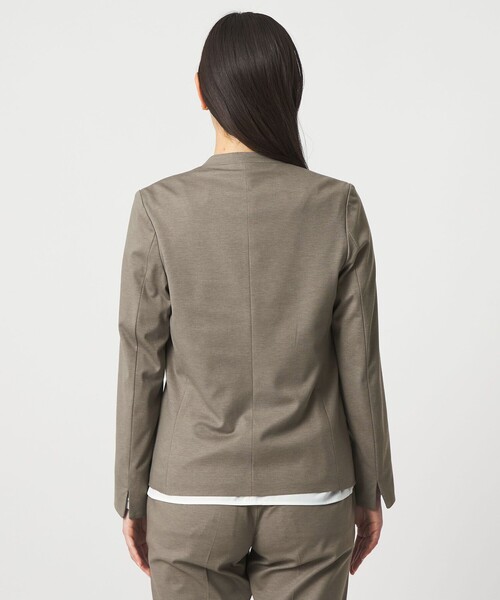 A DAY IN THE LIFE UNITED ARROWS（アデイインザライフユナイテッドアローズ）の「ポンチ デザインラペルジャケット ‐セットアップ対応・ウォッシャブル‐＜A DAY IN THE LIFE＞（ノーカラージャケット・レディース・モカ/ダークグレー/ネイビー・36/38/40）」の9枚目の写真