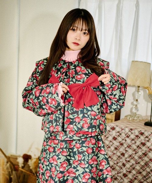 kutir（クティール）の「【クティールとレトロ】マルチウェイゴブランリボンジャケット（テーラードジャケット・レディース・ベージュ/レッド・FREE）」の8枚目の写真