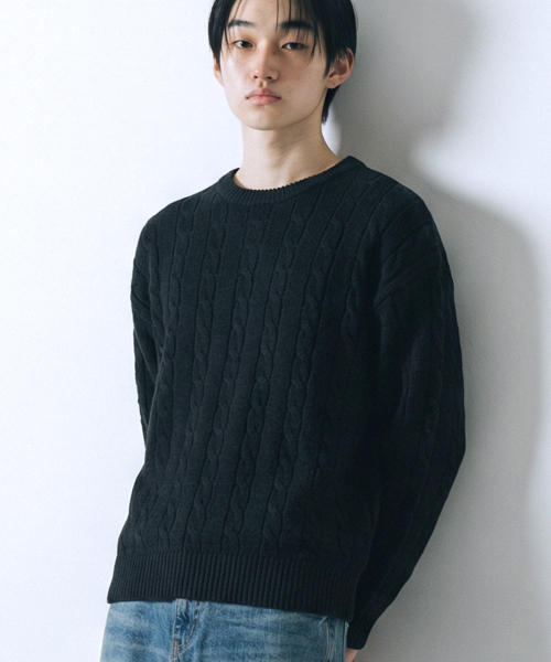 NOTUSUAL（ノットユージュアル）の「ユーズアルラウンドケーブルニット[ブラック]（ニット/セーター・レディース・ブラック・MEDIUM/LARGE/X-LARGE）」の2枚目の写真
