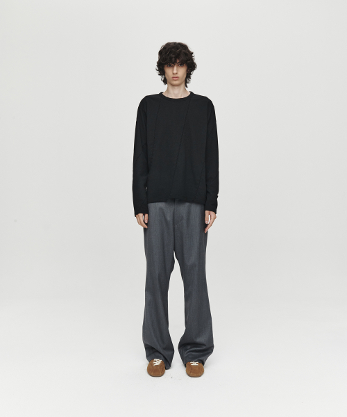 HEUTE(ホイテ)の「WOOL SLIM PANTS (GREY)(スラックス・メンズ・グレー・M/L)」の2枚目の写真