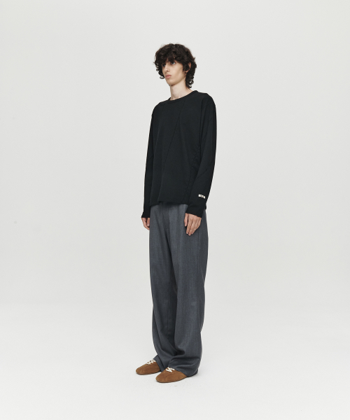 HEUTE(ホイテ)の「WOOL SLIM PANTS (GREY)(スラックス・メンズ・グレー・M/L)」の3枚目の写真