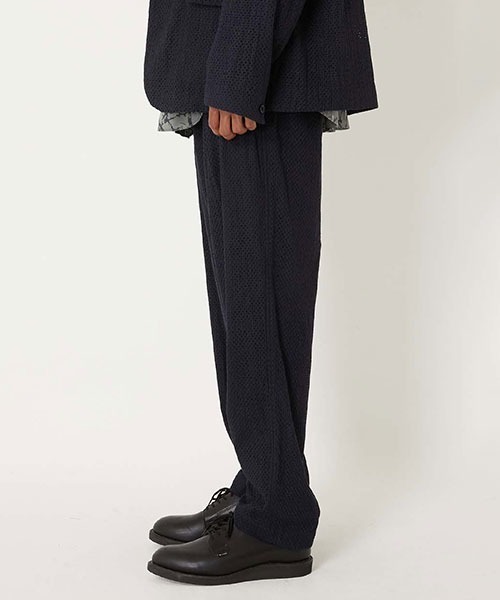 BLUE BLUE JAPAN（ブルーブルージャパン）の「マイヤーレース タックストレートパンツ（その他パンツ・メンズ・ダークネイビー・S/L/XL/M）」の3枚目の写真
