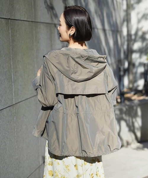 MICHEL KLEIN（ミッシェル・クラン）の「[セットアップ対応]タフタライトブルゾン（ナイロンジャケット・レディース・カーキ/ブラック・38）」の6枚目の写真