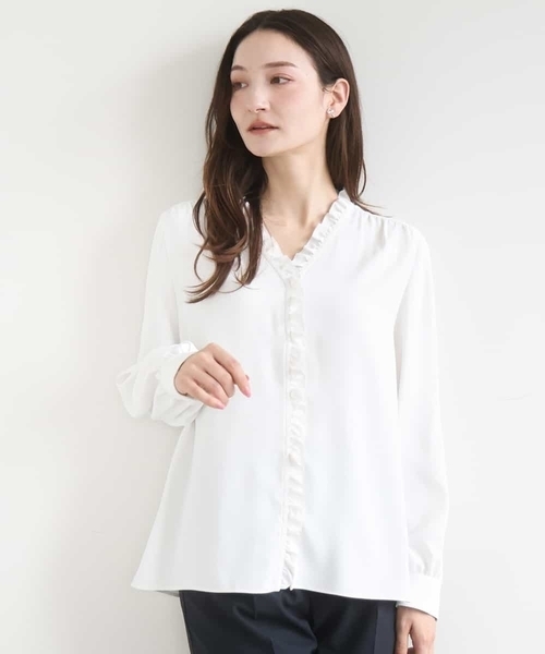 MK MICHEL KLEIN（エムケーミッシェルクラン）の「[洗える]Vネックミニフリルブラウス（シャツ/ブラウス・レディース・ライトブルー/ホワイト・38）」の2枚目の写真
