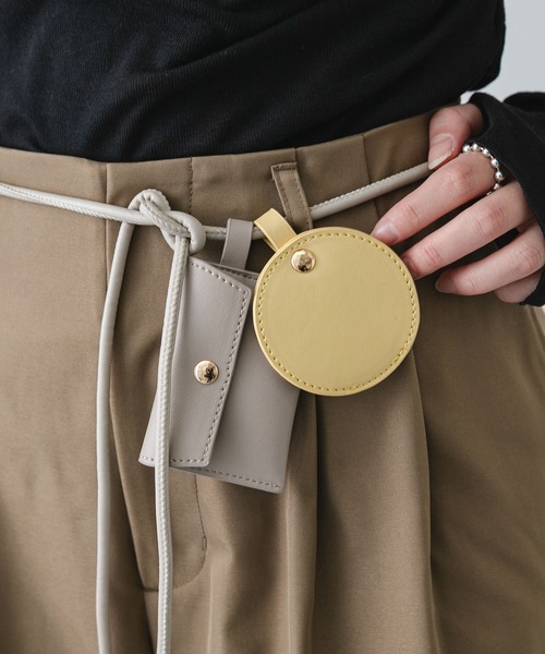 SENSE OF PLACE by URBAN RESEARCH(センスオブプレイスバイアーバンリサーチ)の「コンビカラーポーチツキベルト(ベルト・レディース・ブラック/ベージュ/ブラウン・ONE)」の3枚目の写真