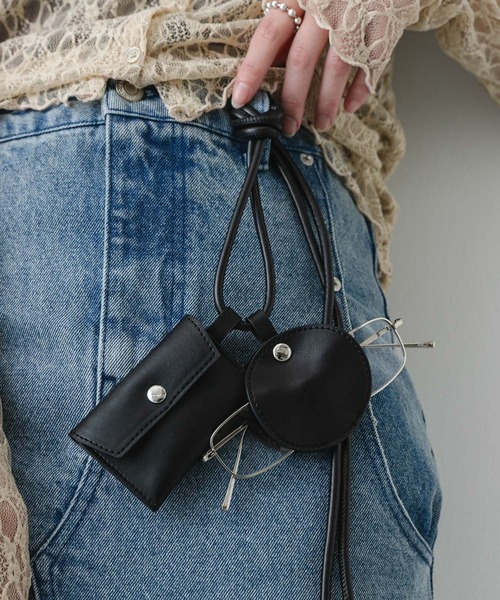 SENSE OF PLACE by URBAN RESEARCH(センスオブプレイスバイアーバンリサーチ)の「コンビカラーポーチツキベルト(ベルト・レディース・ブラック/ベージュ/ブラウン・ONE)」の1枚目の写真