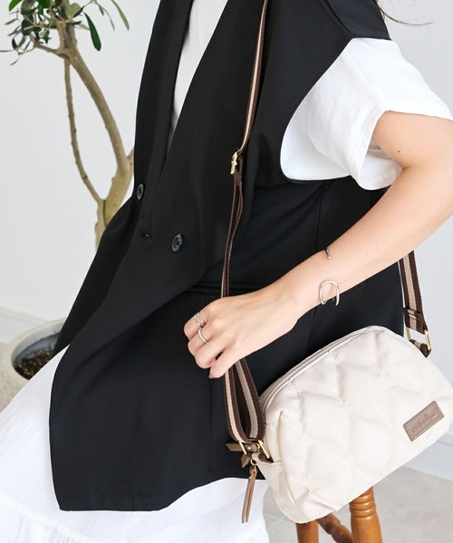 LIZDAYS(リズデイズ)の「LIZDAYS QUILTED NYLON WALLET BAG(ショルダーバッグ・レディース・ダークグレー/ナチュラル/グリーン系/ブラック/グレイッシュベージュ・FREE)」の6枚目の写真