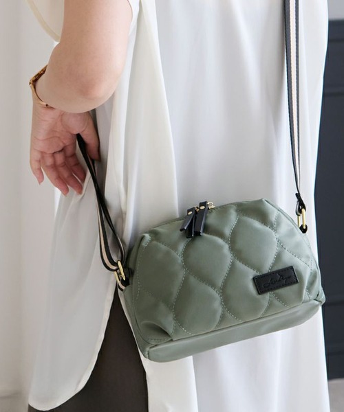 LIZDAYS(リズデイズ)の「LIZDAYS QUILTED NYLON WALLET BAG(ショルダーバッグ・レディース・ダークグレー/ナチュラル/グリーン系/ブラック/グレイッシュベージュ・FREE)」の14枚目の写真