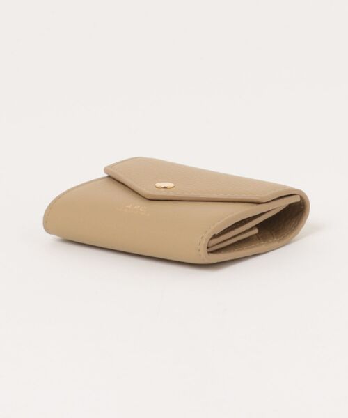 A.P.C.（アーペーセー）の「PORTE MONNAIE ENVELOPPE（コインケース・レディース・ベージュ・ONESIZE）」の3枚目の写真