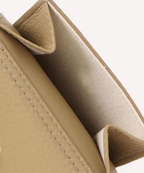 A.P.C.（アーペーセー）の「PORTE MONNAIE ENVELOPPE（コインケース・レディース・ベージュ・ONESIZE）」の5枚目の写真