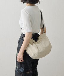 ear PAPILLONNER｜イア パピヨネのショルダーバッグ（ホワイト/白色系