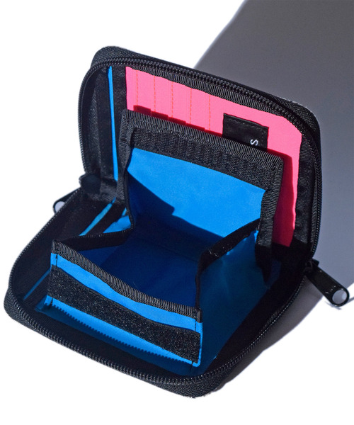 ALDIES(アールディーズ)の「Python Wallet / パイソンウォレット(財布・メンズ・ベージュ/ブラック・FREE)」の12枚目の写真