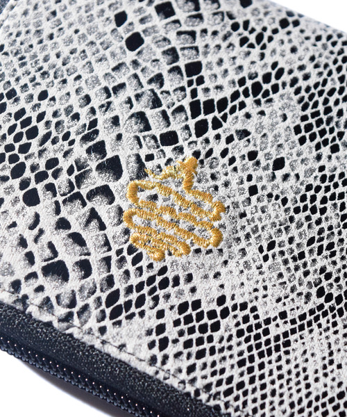ALDIES(アールディーズ)の「Python Wallet / パイソンウォレット(財布・メンズ・ベージュ/ブラック・FREE)」の13枚目の写真