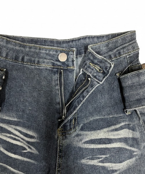 NANEA（ナネア）の「ベルトデザインフレアデニムパンツ（デニムパンツ・レディース・ブラック/ネイビー・SMALL/MEDIUM）」の8枚目の写真
