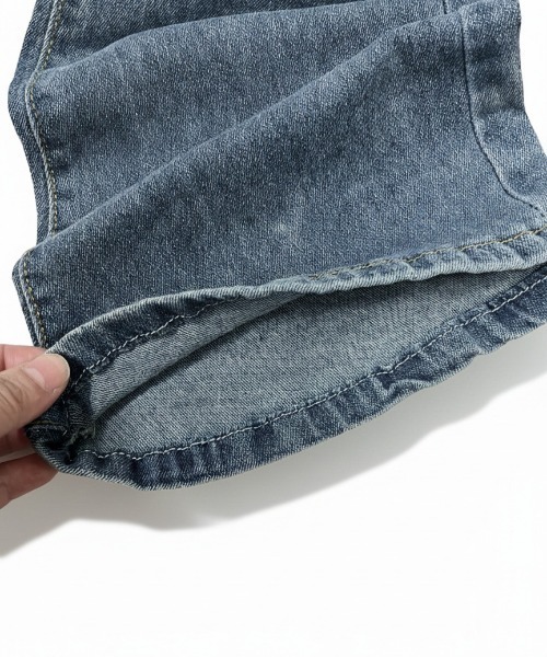 NANEA（ナネア）の「ベルトデザインフレアデニムパンツ（デニムパンツ・レディース・ブラック/ネイビー・SMALL/MEDIUM）」の10枚目の写真