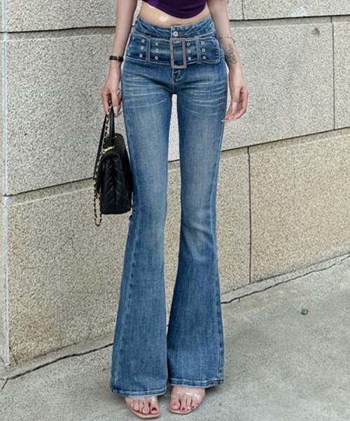 NANEA（ナネア）の「ベルトデザインフレアデニムパンツ（デニムパンツ・レディース・ブラック/ネイビー・SMALL/MEDIUM）」の20枚目の写真