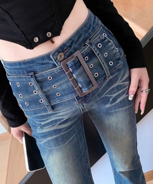 NANEA（ナネア）の「ベルトデザインフレアデニムパンツ（デニムパンツ・レディース・ブラック/ネイビー・SMALL/MEDIUM）」の21枚目の写真