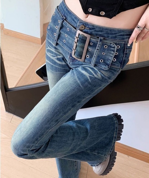 NANEA（ナネア）の「ベルトデザインフレアデニムパンツ（デニムパンツ・レディース・ブラック/ネイビー・SMALL/MEDIUM）」の22枚目の写真