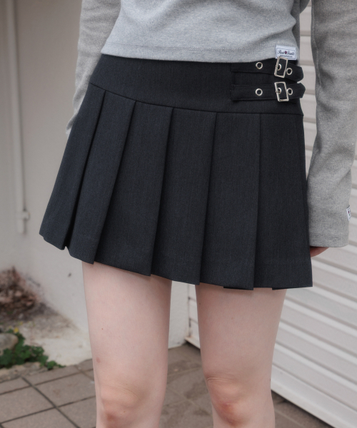 ROSEFRANTZ（ロゼフランツ）の「Double Buckle Pleat Mini Skirt [Charcoal]（スカート・レディース・チャコールグレー・SMALL/MEDIUM）」の2枚目の写真